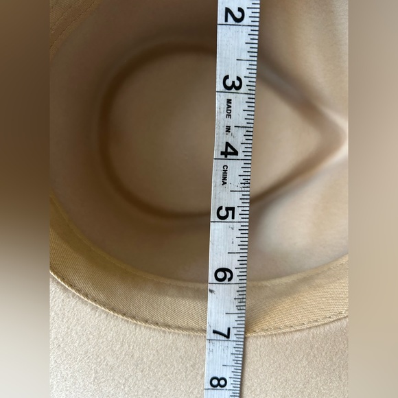 Wyeth NWOT 100% wool beige hat with leather detail - Picture 6 of 6